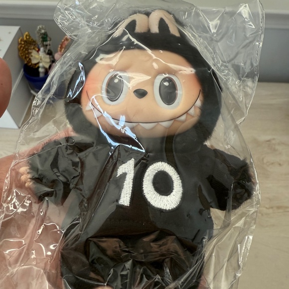 Pop Mart Labubu The Monsters 10th Anniversary plush pendant - Picture 7 of 7